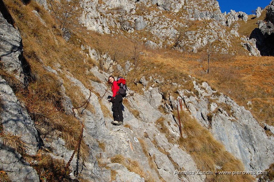 03 Passaggio sul breve tratto attrezzato.JPG